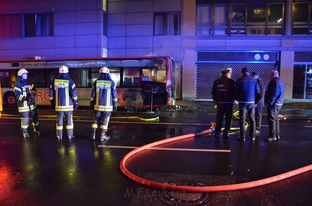 Stadtbus fing Feuer Koeln Muelheim Frankfurterstr Wiener Platz P047.JPG
